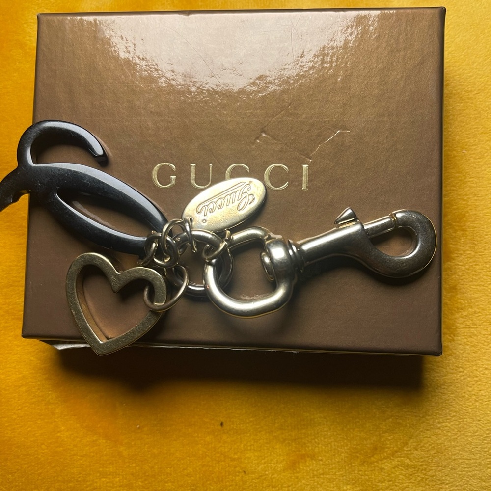 Gucci charm for keys or pocketbook of hearts collection
